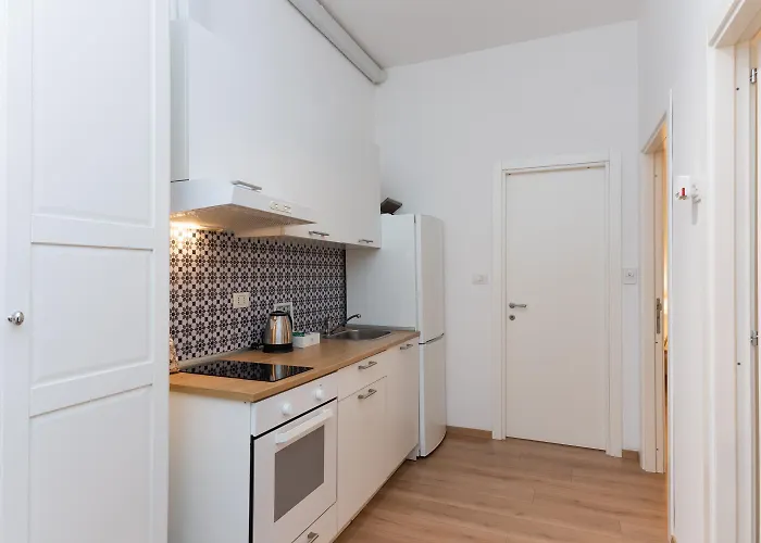 Promo Inizio Anno, Eleganza In Centro Citta, Mare E Parcheggio A Due Passi Daire Pescara